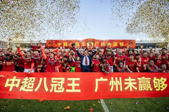 叶辰登时意识到，这里应该是一个简易的手术室。